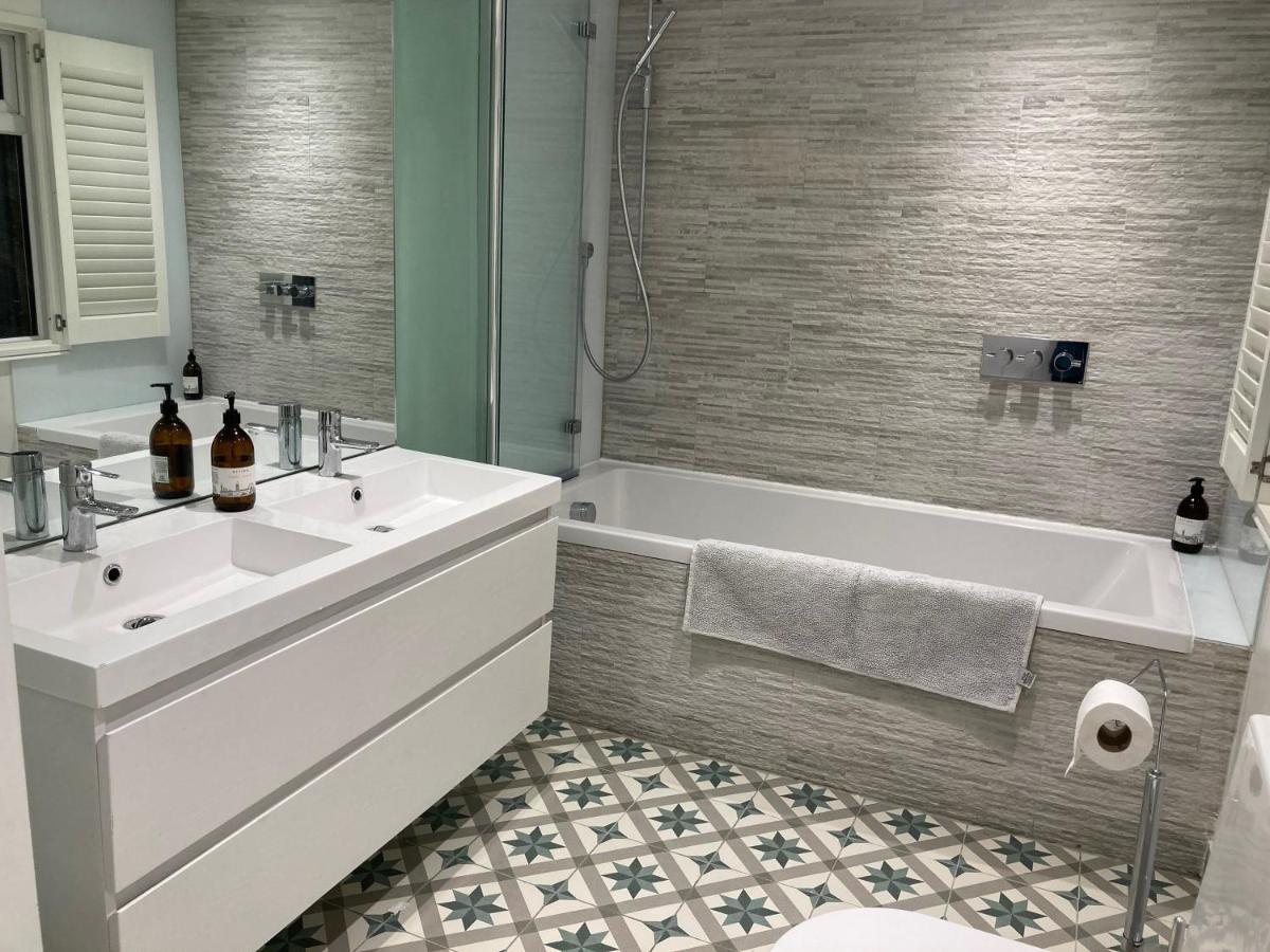 Magnificent House For 6 In Fulham With Back Garden Hébergement de vacances Londres