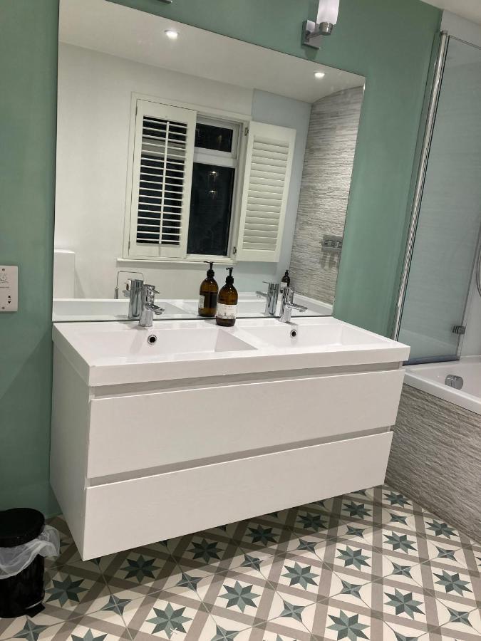Magnificent House For 6 In Fulham With Back Garden Hébergement de vacances Londres